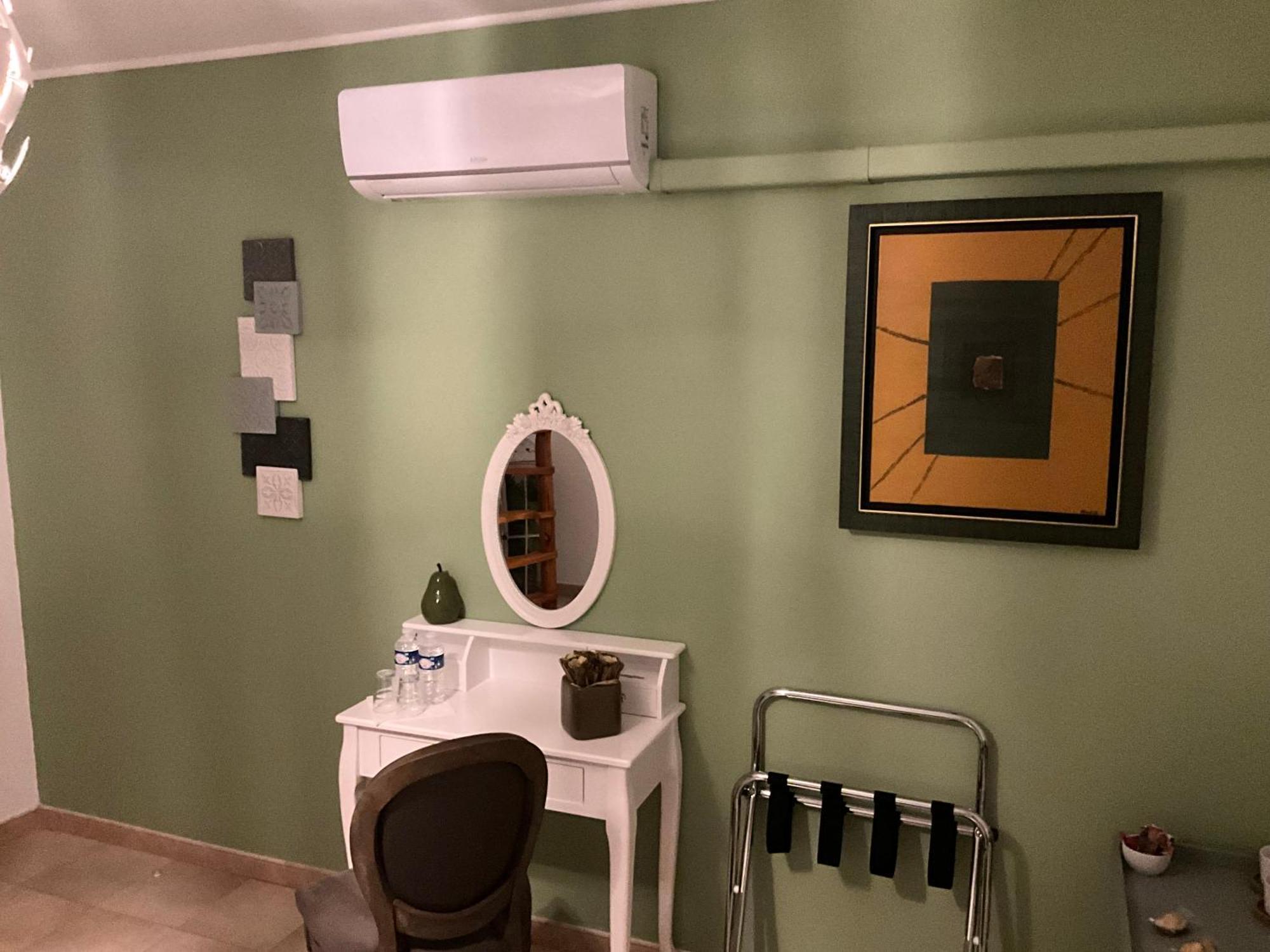 Number9 - Now With Air Conditioned Rooms Carlipa Esterno foto